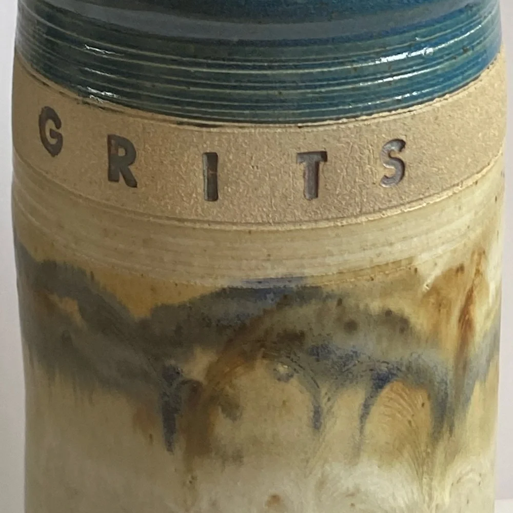 Hand Made 1987 Stoneware Pottery Container GRITS Сrock W/ Lid Signed Bob Huskins